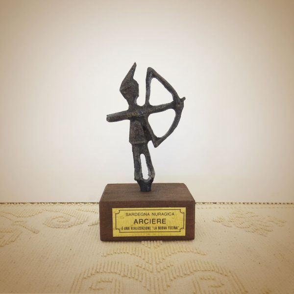 mignon-arcieresaettante-h10cm_brunito